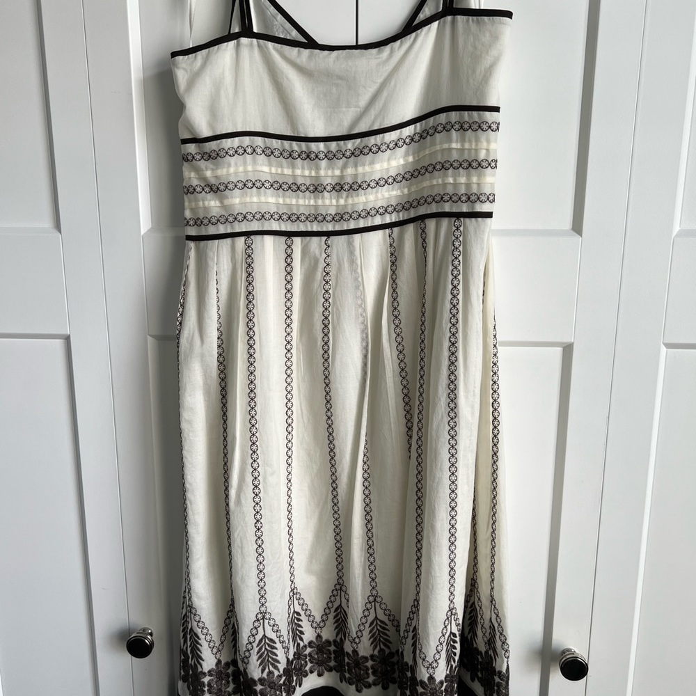 Vintage Ann Taylor embroidered dress. - Picture 2 of 6